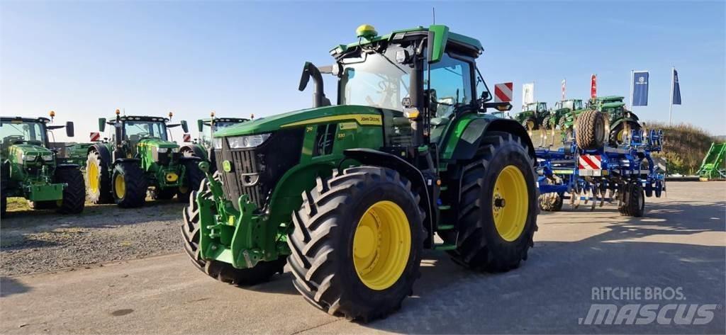 John Deere 7R 330 الجرارات