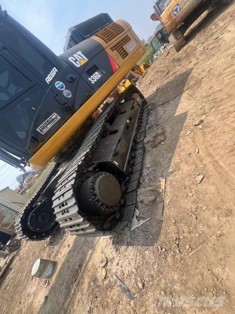 CAT 336 D L حفارات زحافة