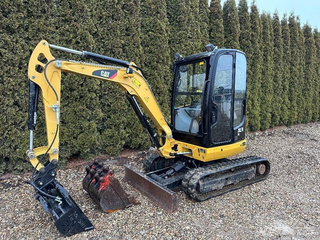 CAT 302.7 D CR حفارات صغيرة أقل من 7 طن (حفارات صغيرة)