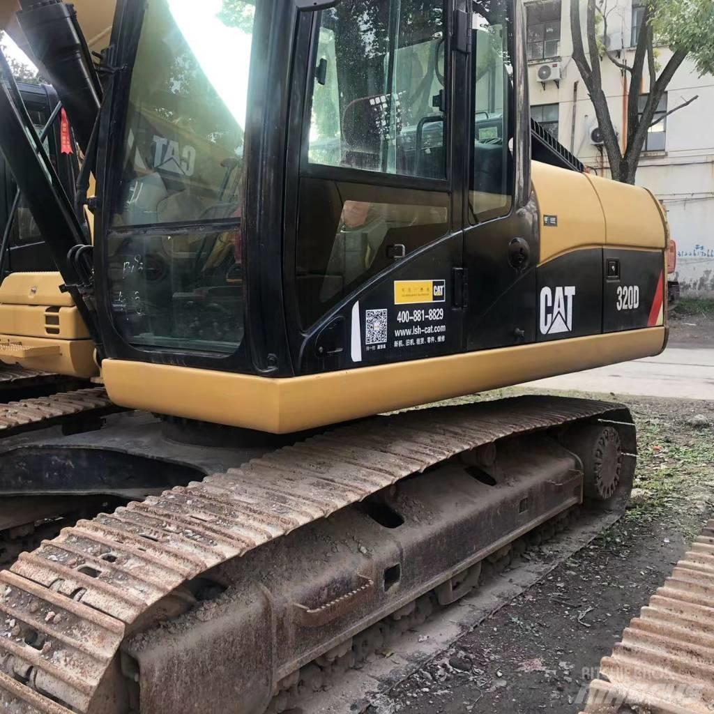CAT 320 D حفارات زحافة