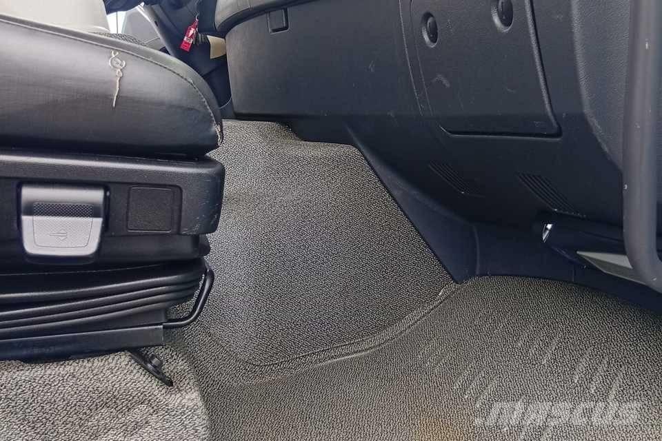 Renault C 320 شاحنات مسطحة/مفصلية الجوانب