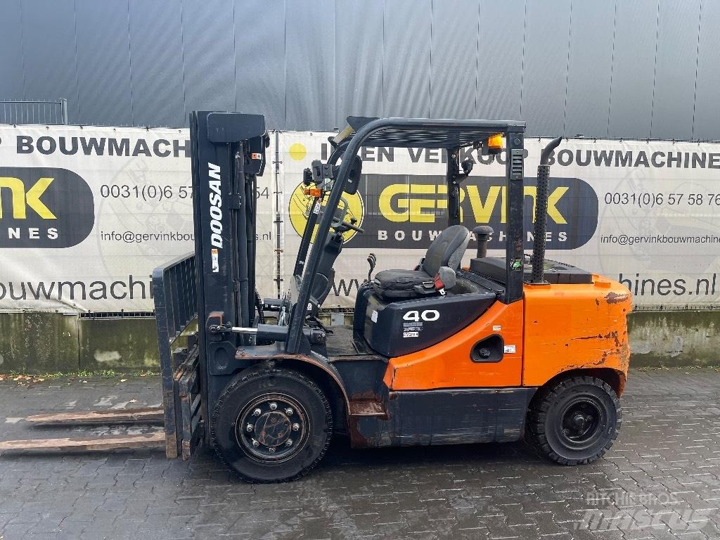 Doosan D40 SC-7 شاحنات الديزل