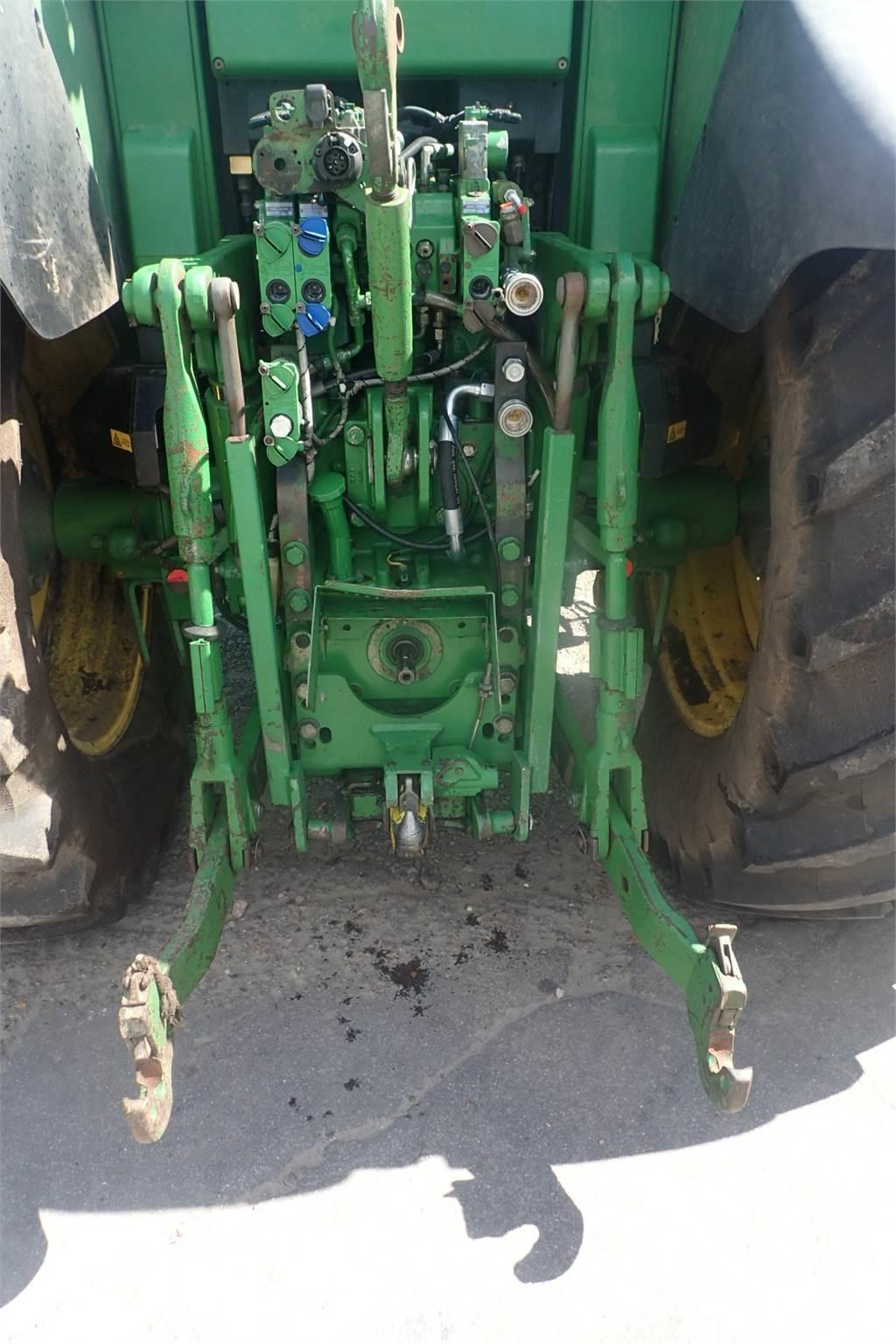 John Deere 6930 الجرارات