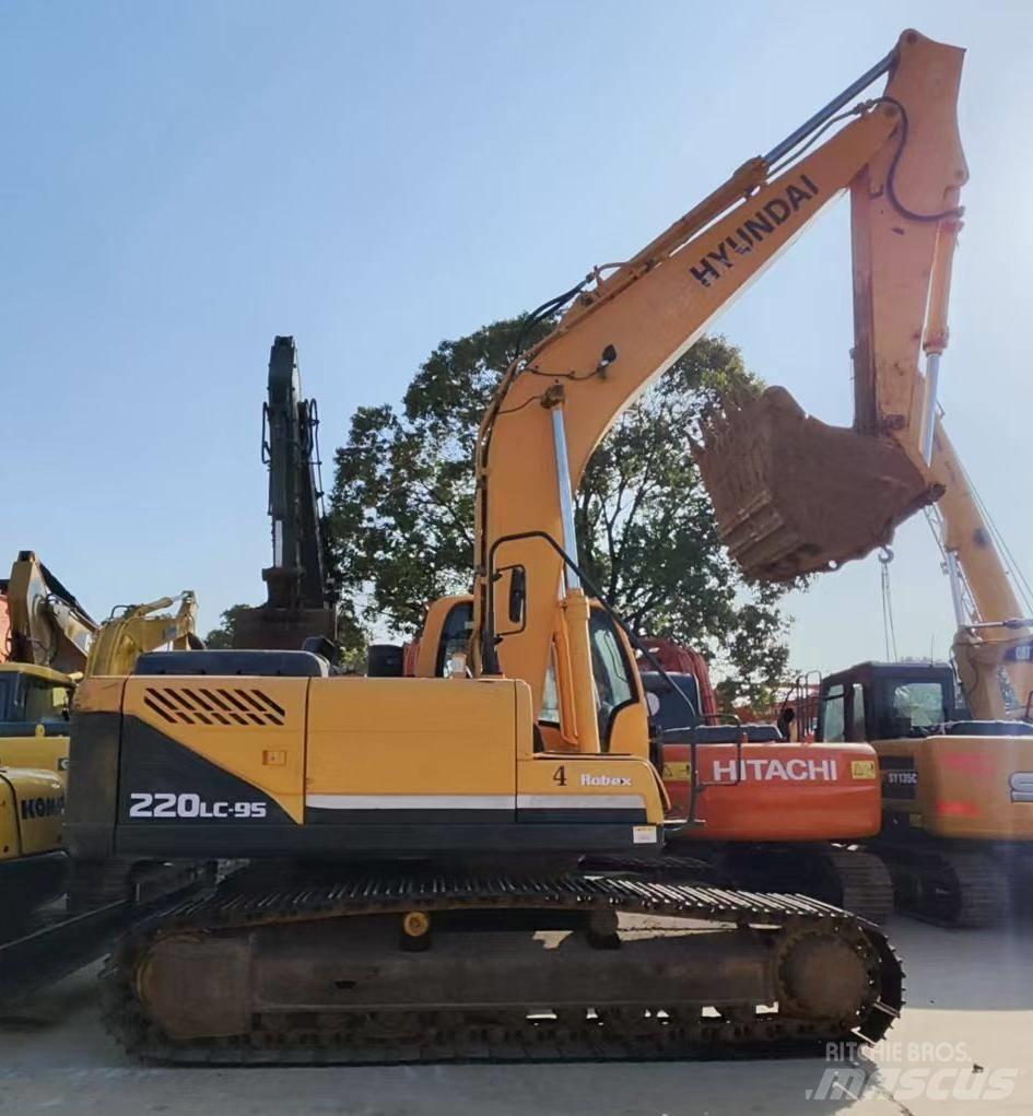 Hyundai R220LC-9S حفارات زحافة