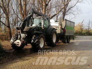 Valtra T 214 D الجرارات