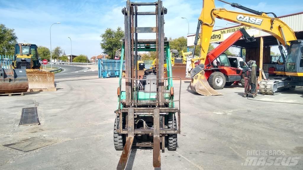 Mitsubishi FD 25 N شاحنات الديزل