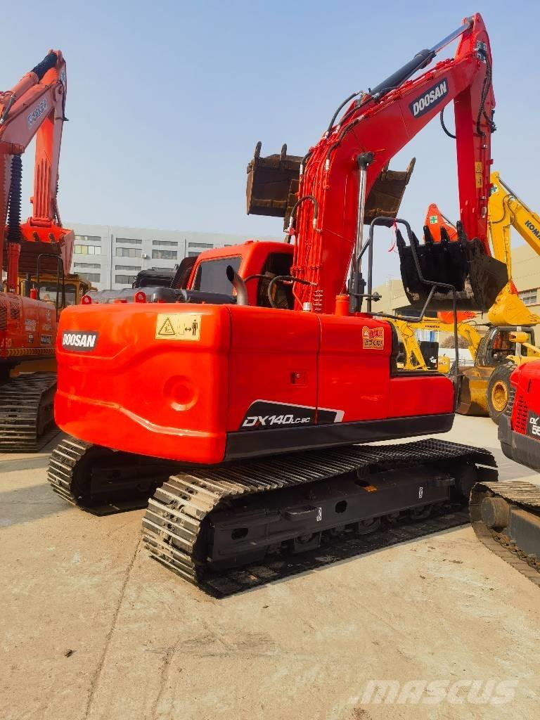 Doosan DX140LC-9C حفارات زحافة
