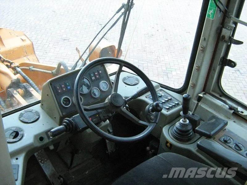 Hyundai HL740-3 لوادر بعجل