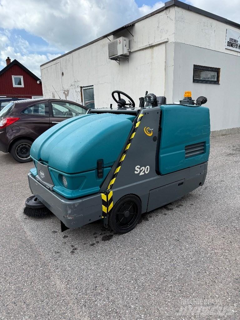 Tennant S20 كاسحات داخلية
