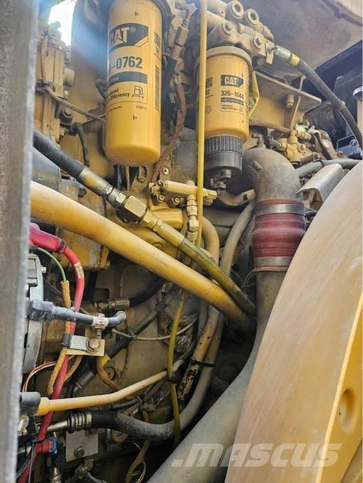 CAT 980 H لوادر بعجل