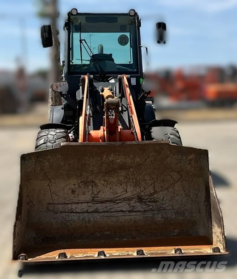 Komatsu WA 80-6 لوادر بعجل