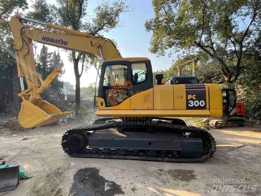 Komatsu PC 300 حفارات زحافة