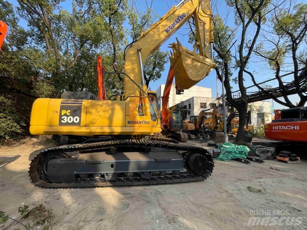 Komatsu PC 300 حفارات زحافة