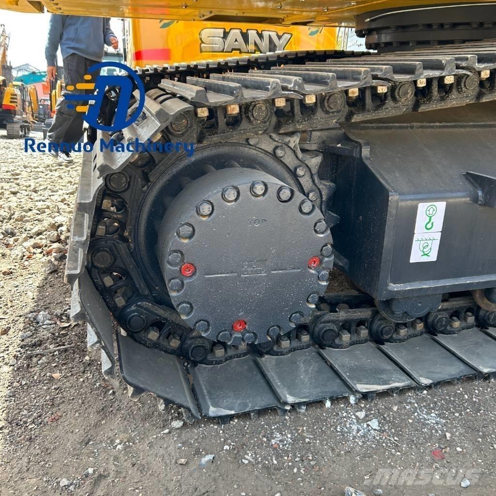 Komatsu PC200-8 حفارات زحافة