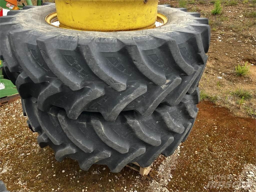 Petlas 480/70R34 الإطارات والعجلات والحافات