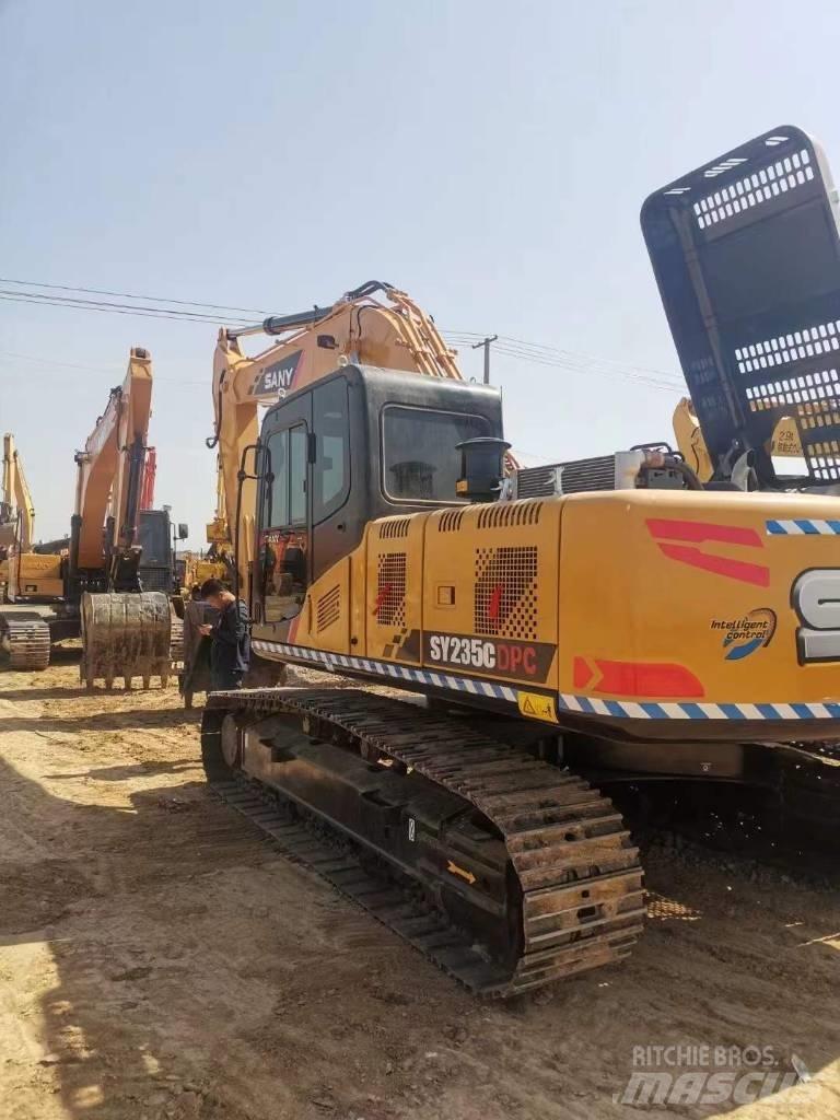 Sany SY 235 DPC حفارات زحافة