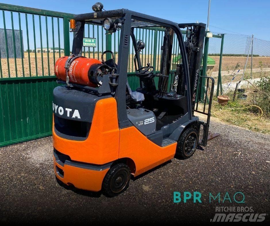 Toyota 8 FG CU 25 شاحنات LPG
