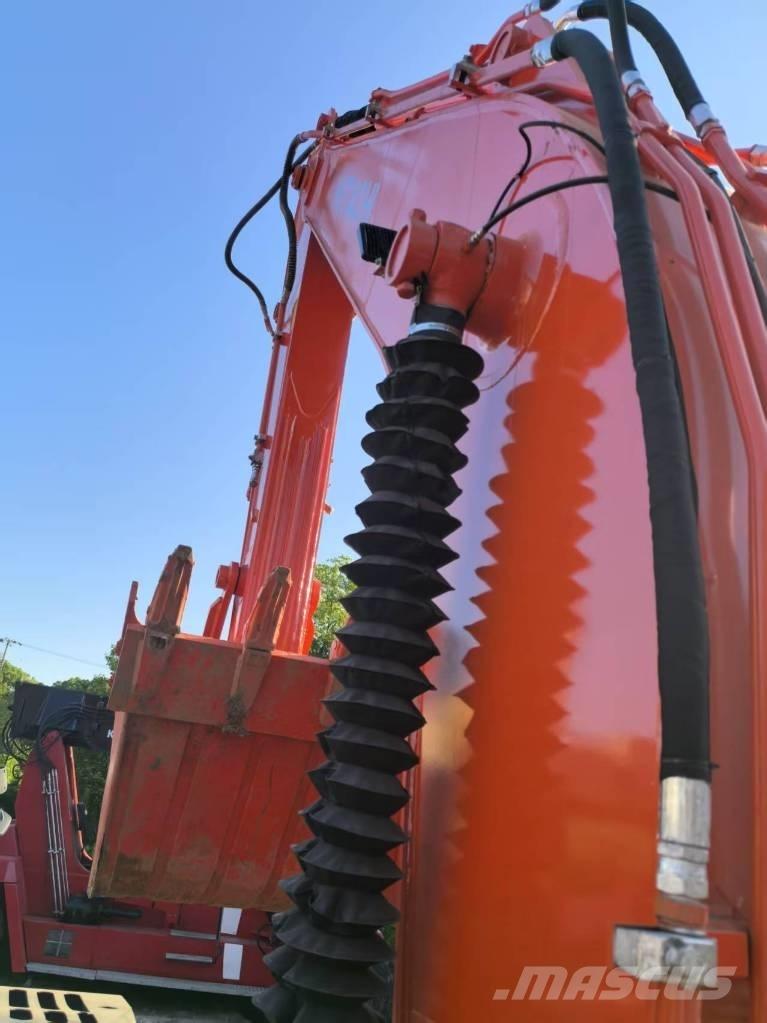 Hitachi ZX 240 HG حفارات زحافة