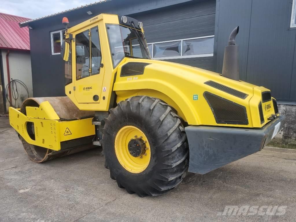 Bomag 213HD مداحل ذات إطارات هوائية
