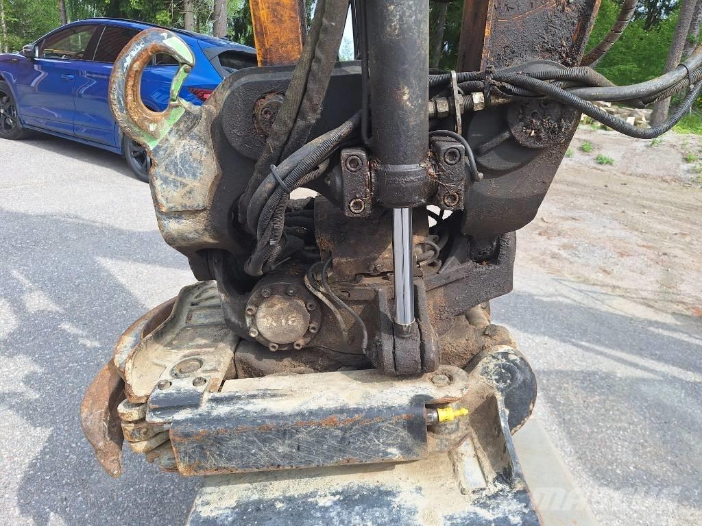 JCB JZ 140 LC حفارات زحافة