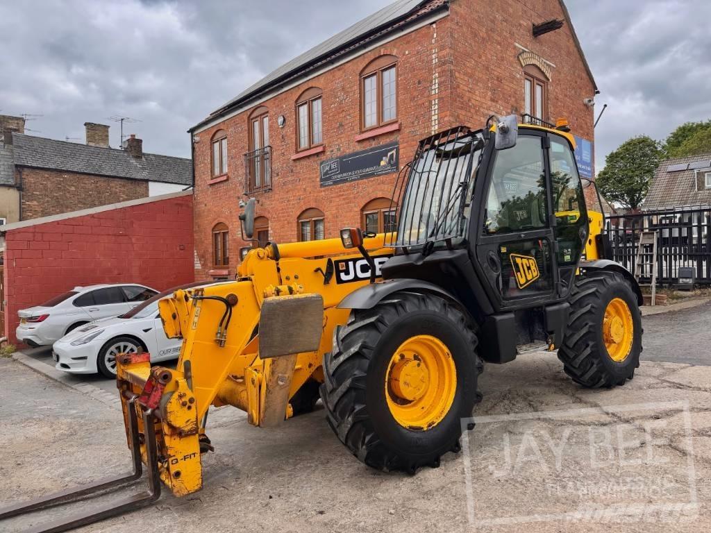 JCB 535-125 مناولات متداخلة