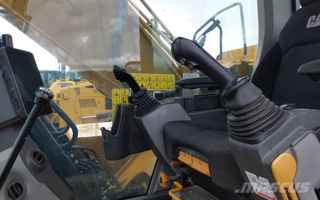 CAT 320 EL حفارات زحافة