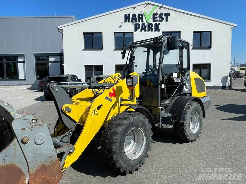 Wacker Neuson WL44 لوادر بعجل