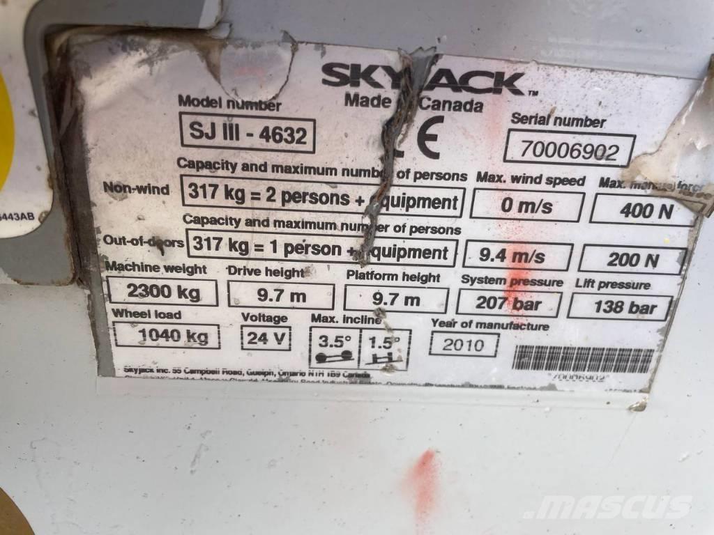 SkyJack SJ III 4632 رافعات مقصية الشكل