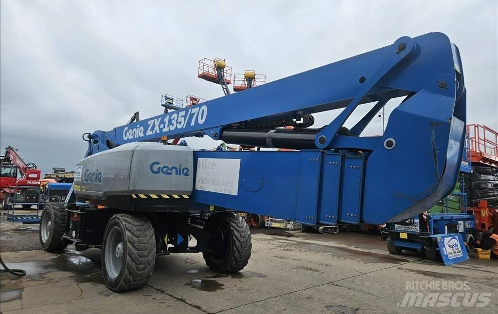Genie ZX 135/70 رافعات سلة مفصلية