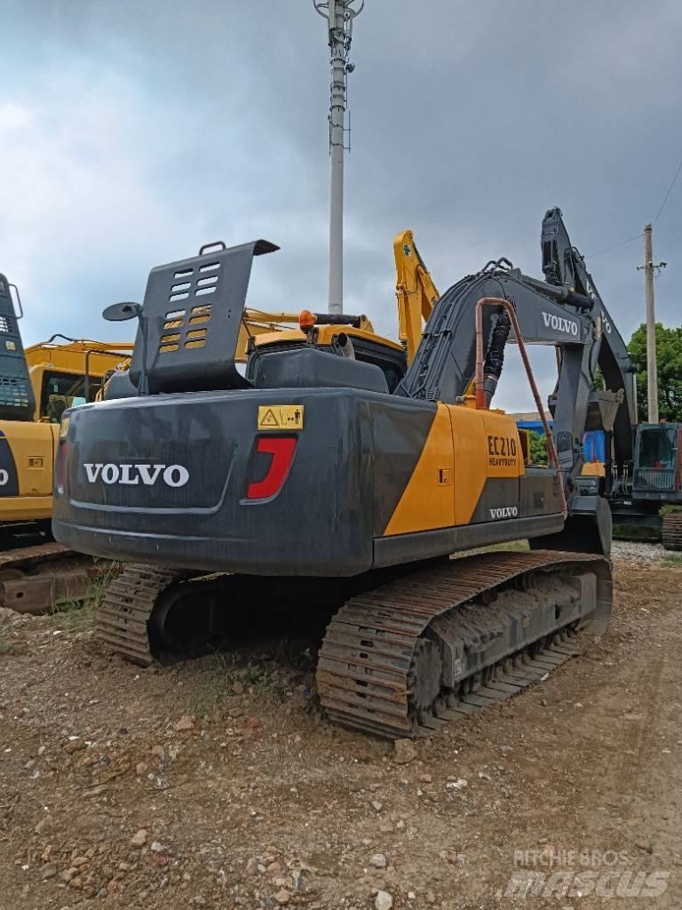 Volvo EC 210 B LC حفارات زحافة