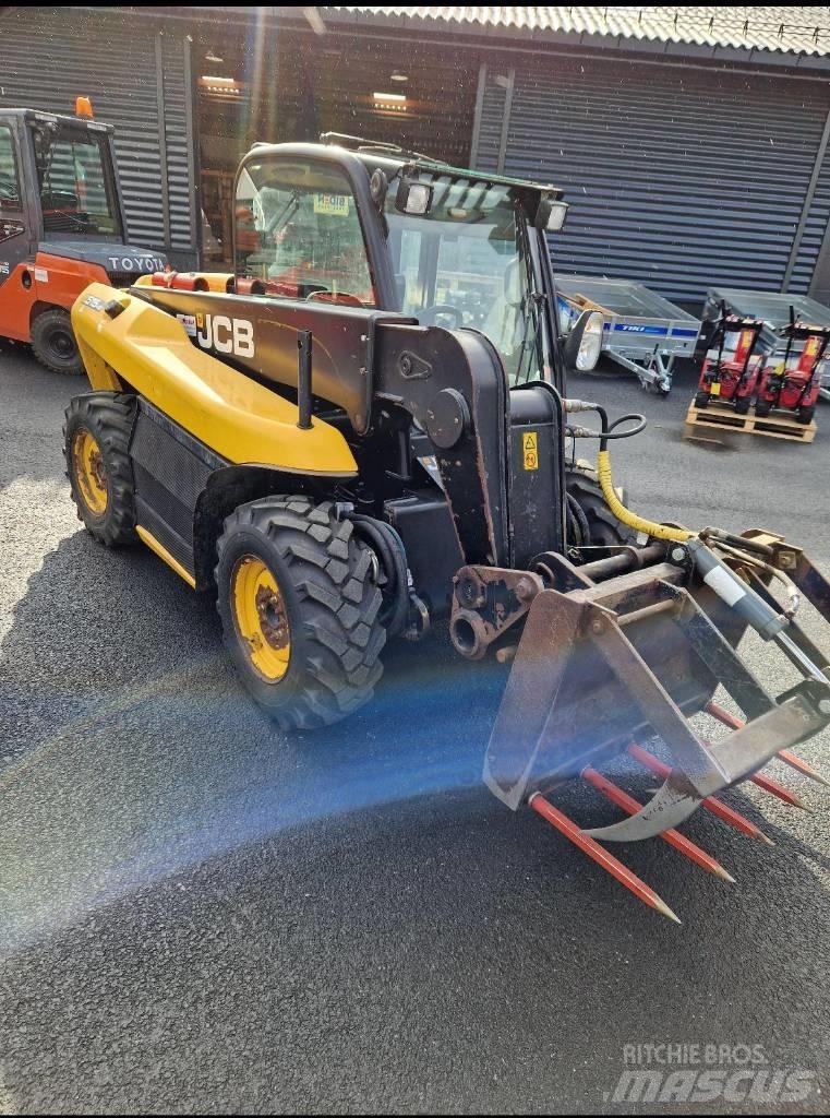 JCB 515-40 معدات مناولة لأغراض الزراعة