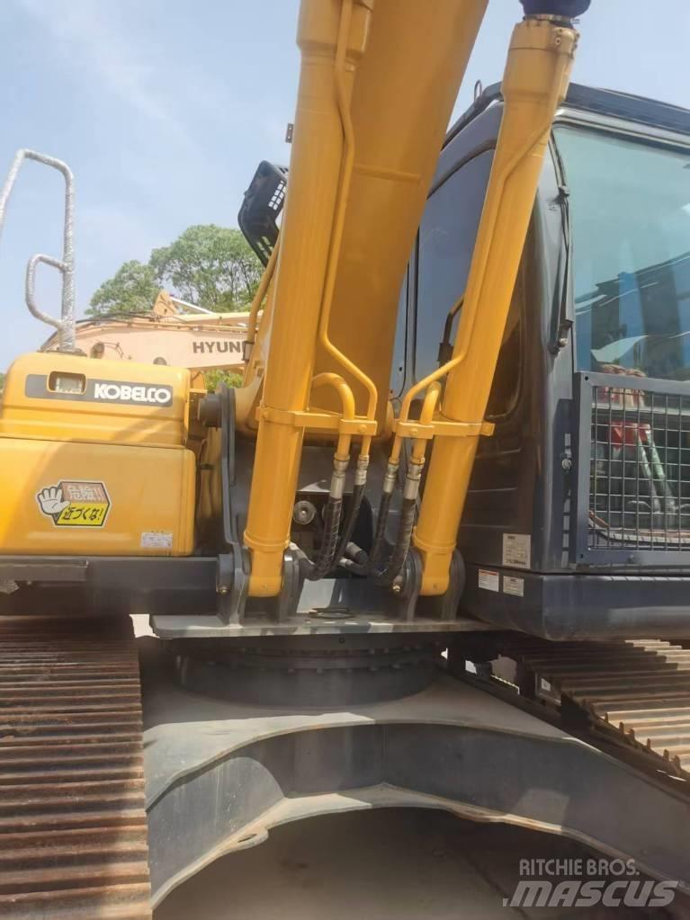 Kobelco SK 200 حفارات زحافة