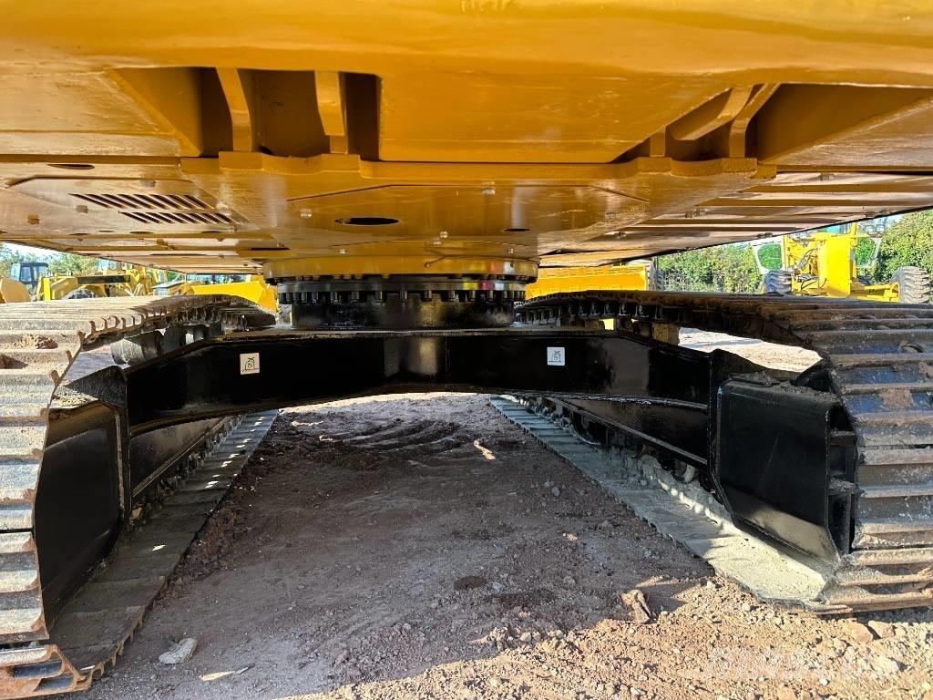 CAT 320DL حفارات زحافة