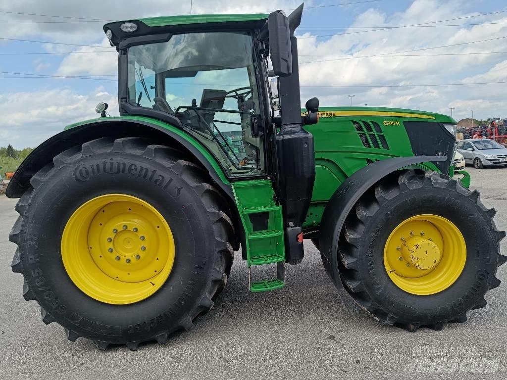 John Deere 6215 R الجرارات