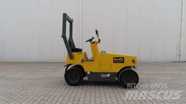 Sakai TS 160 مداحل ذات إطارات هوائية