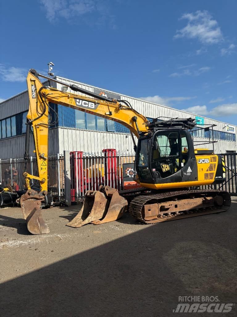 JCB JS 130 LC حفارات زحافة