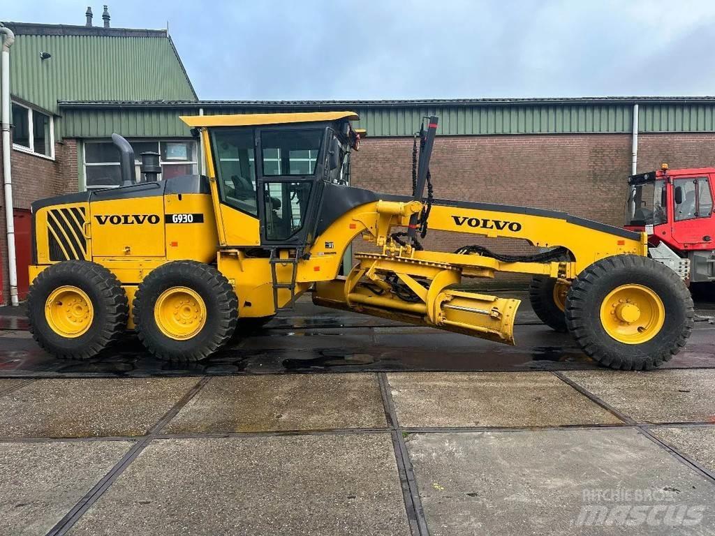 Volvo G 930 معدات تمهيد الطرق