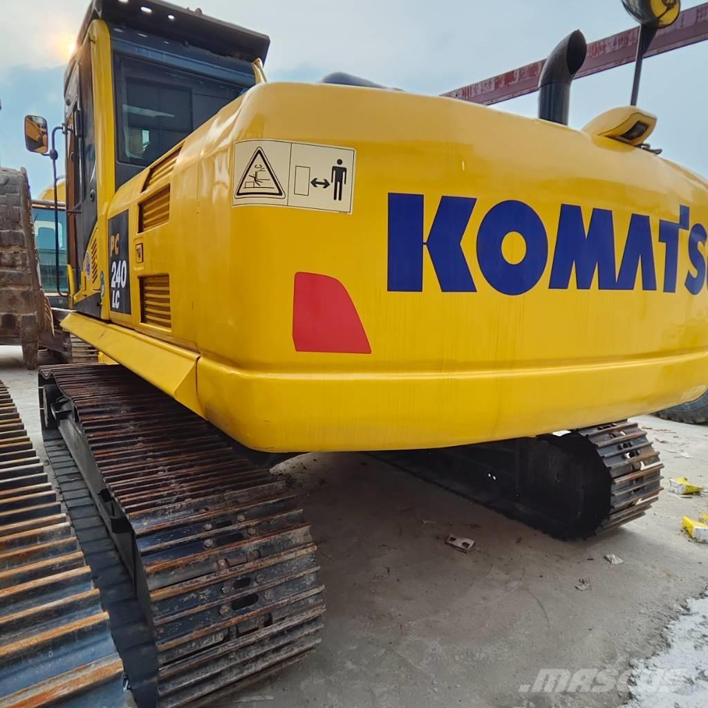Komatsu PC 240 LC-8 حفارات زحافة