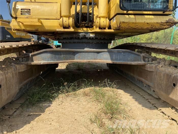 Komatsu PC450-8 حفارات زحافة