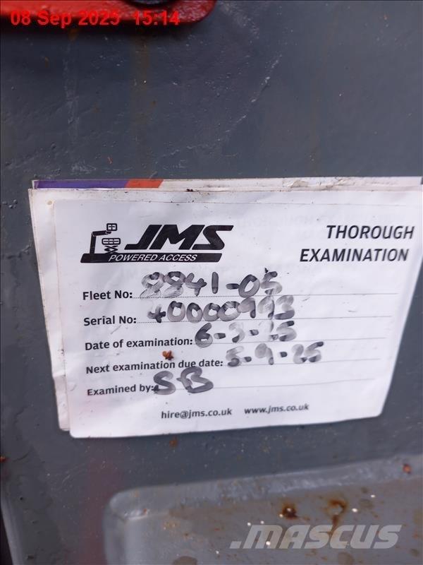 SkyJack SJ 8841 RT رافعات مقصية الشكل