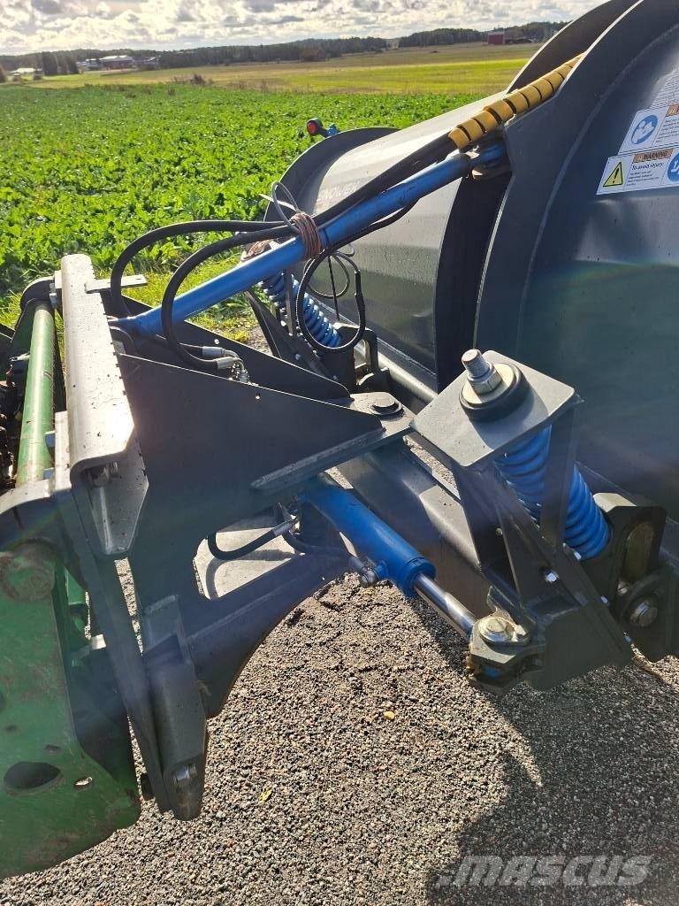 Snowek Alueaura حراثات ونصول الجليد