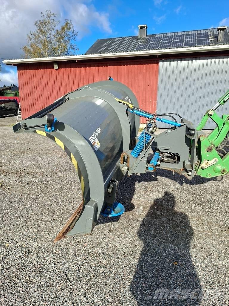 Snowek Alueaura حراثات ونصول الجليد