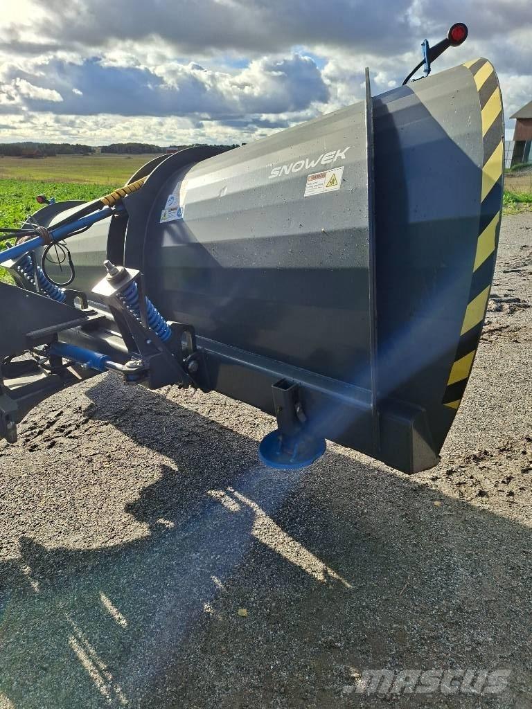 Snowek Alueaura حراثات ونصول الجليد