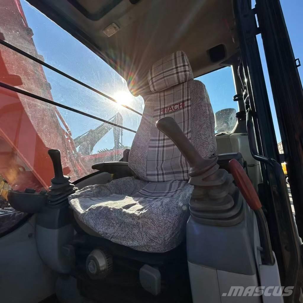 Hitachi ZX 130 حفارات زحافة