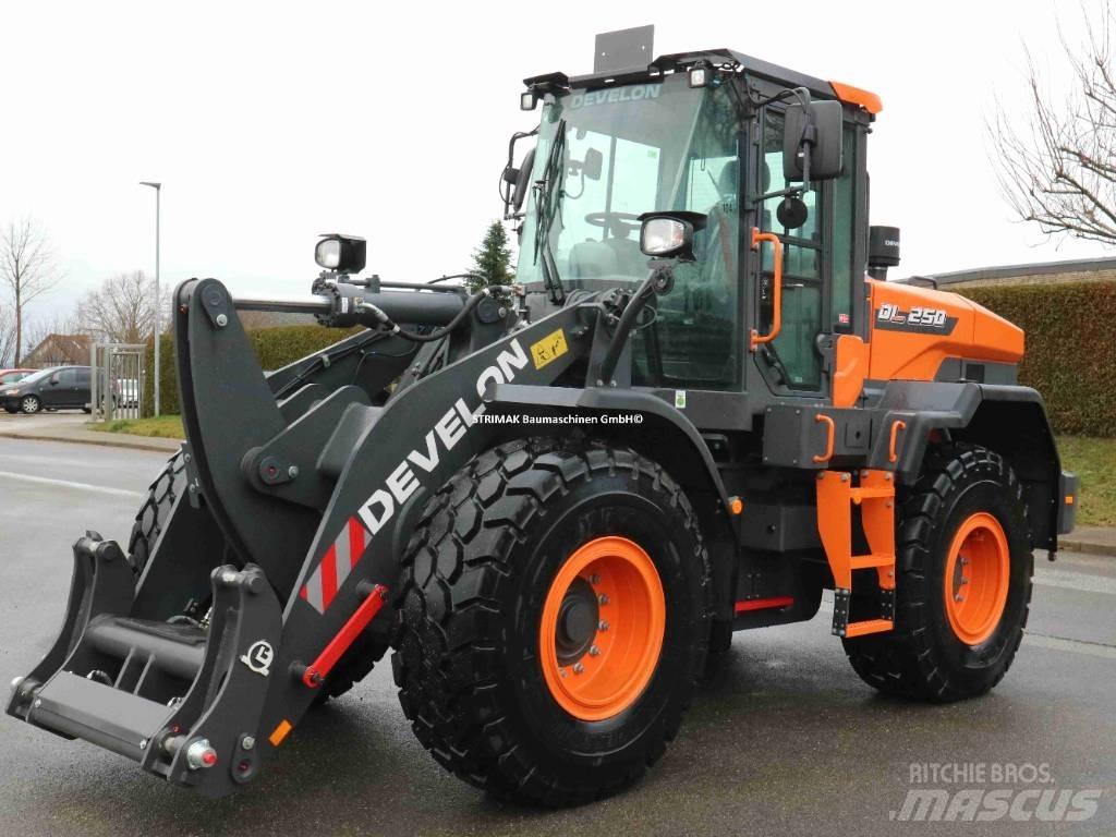 Develon DL 250-7 لوادر بعجل