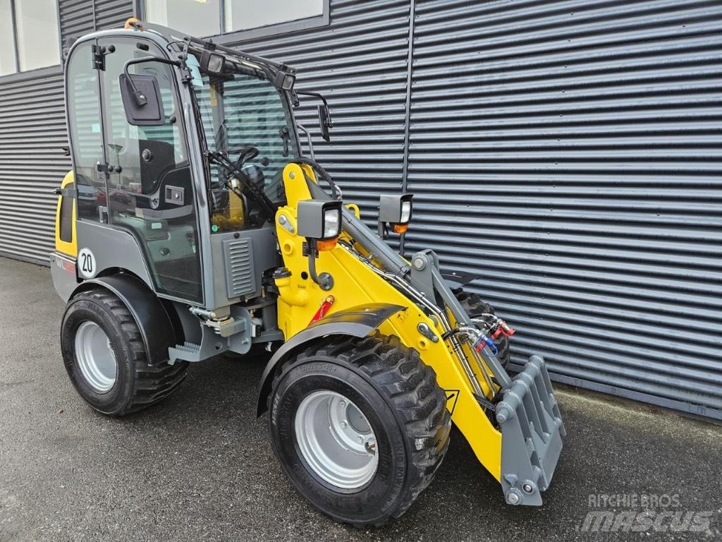 Wacker Neuson WL 25 لوادر صغيرة