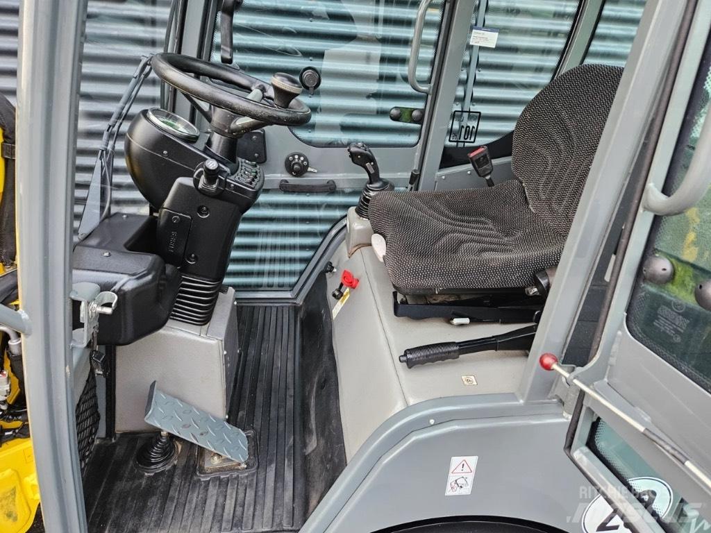 Wacker Neuson WL 25 لوادر صغيرة
