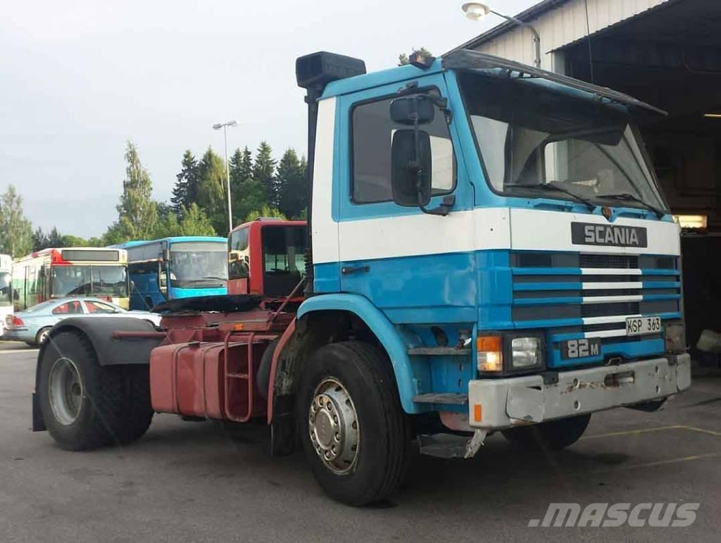 Scania P 82 M وحدات الجر