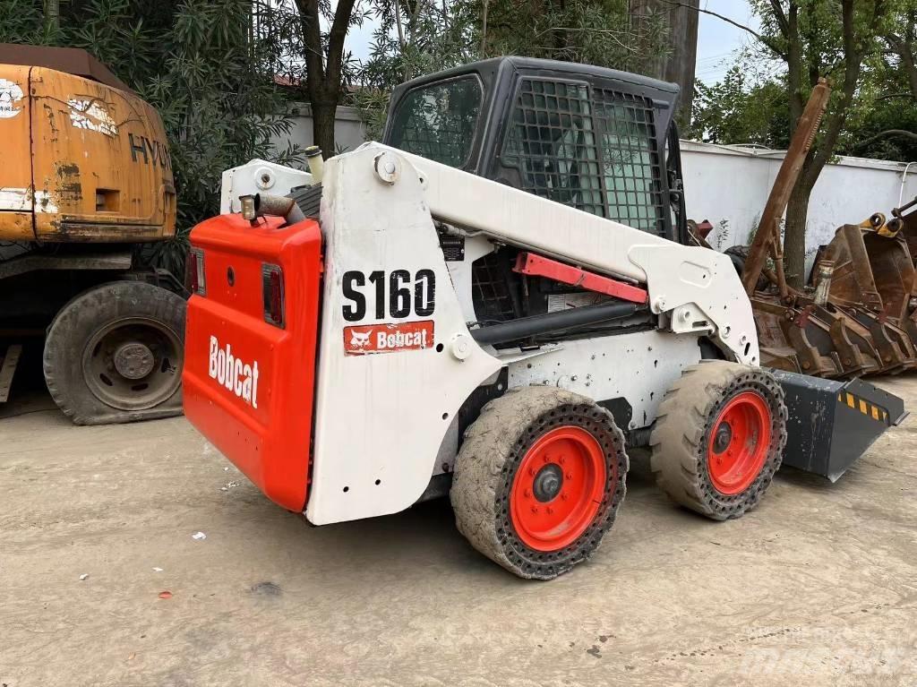 Bobcat S 160 لوادر انزلاقية التوجيه
