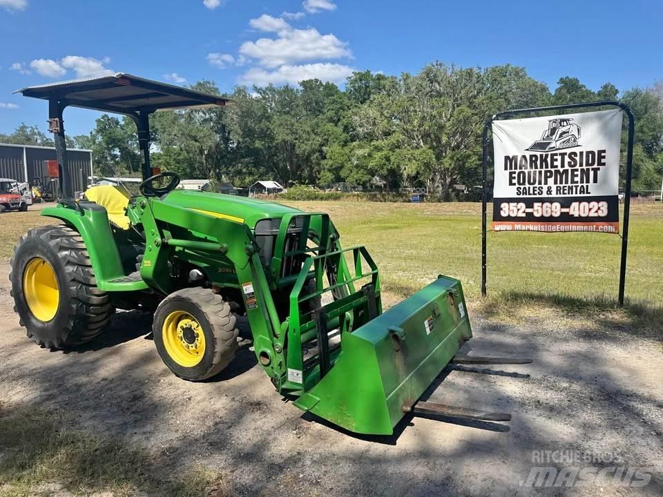 John Deere 3038 E الجرارات